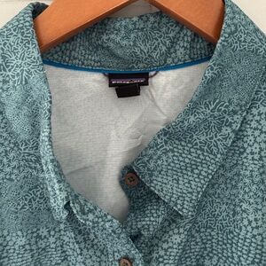 Patagonia Women's Long Sleeved Sol Patrol Shirt  XL